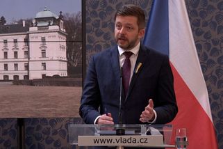 Pro uprchlíky z hlavního nádraží vznikne stanové městečko. Není to trvalé ubytování, uvedl Rakušan - Novinky